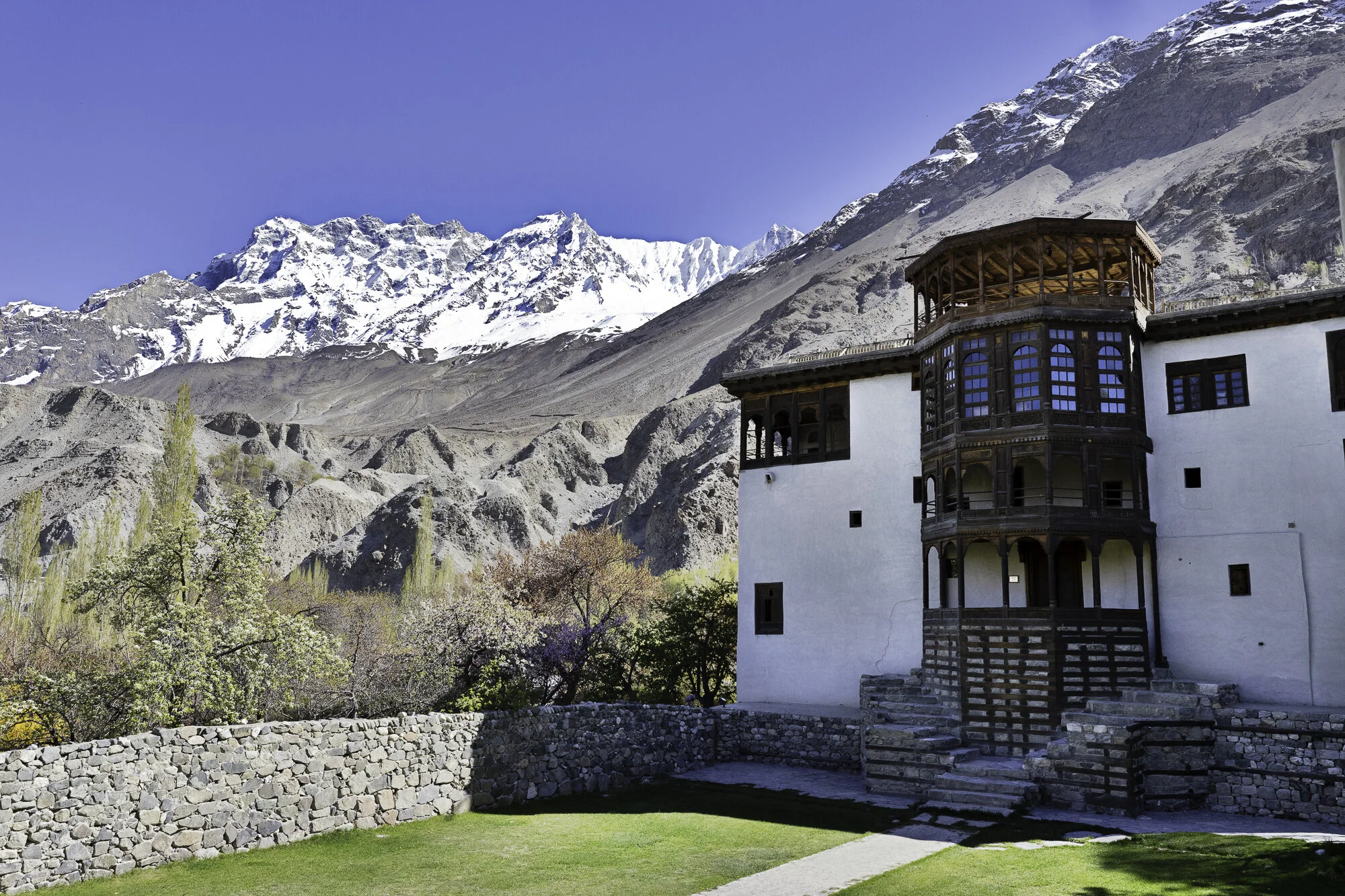 Manthoka Waterfall scenic stop on the best Skardu tour packages